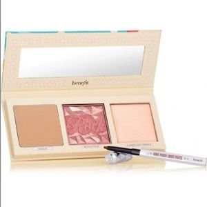 Benefit pretty in the USA palette